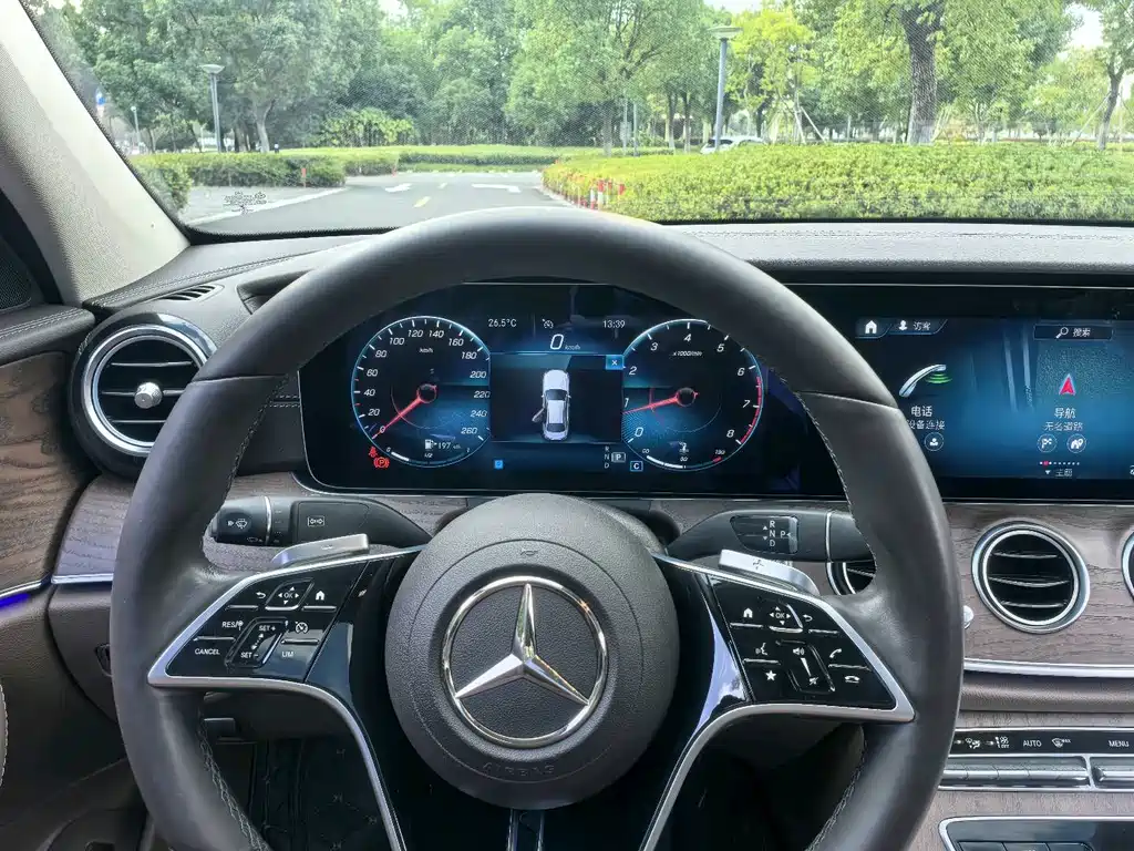 Mercedes-Benz E-Class 2022 — фото 8
