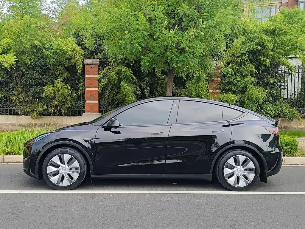 Tesla Model Y 2022 — фото 18