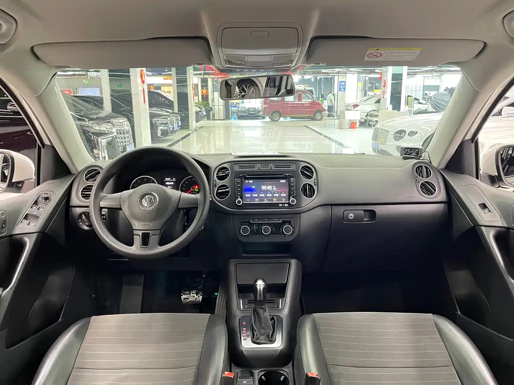 Volkswagen Tiguan 2015 — фото 10