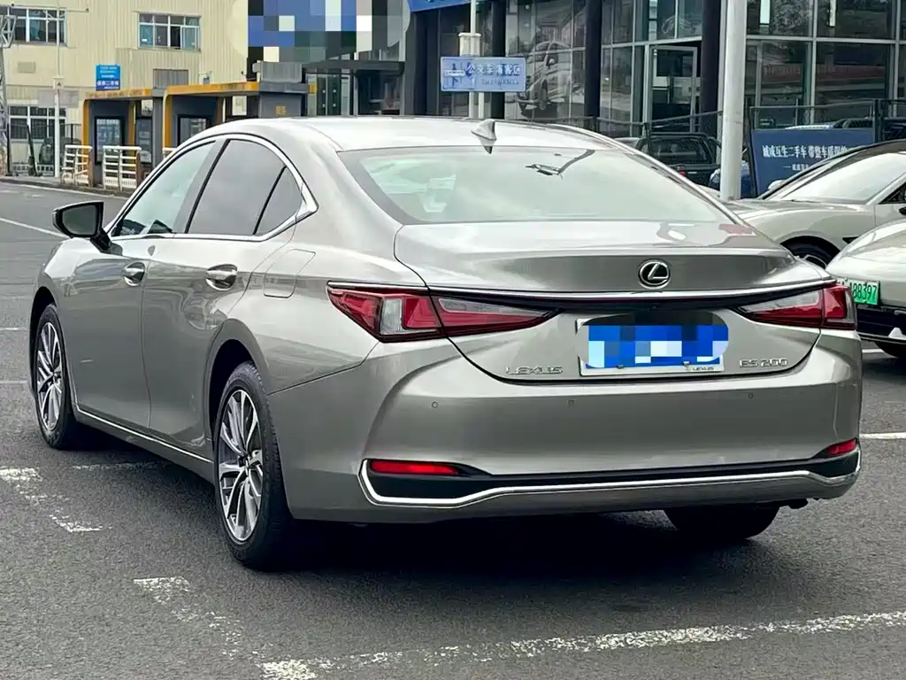 Lexus ES 2022 — фото 7
