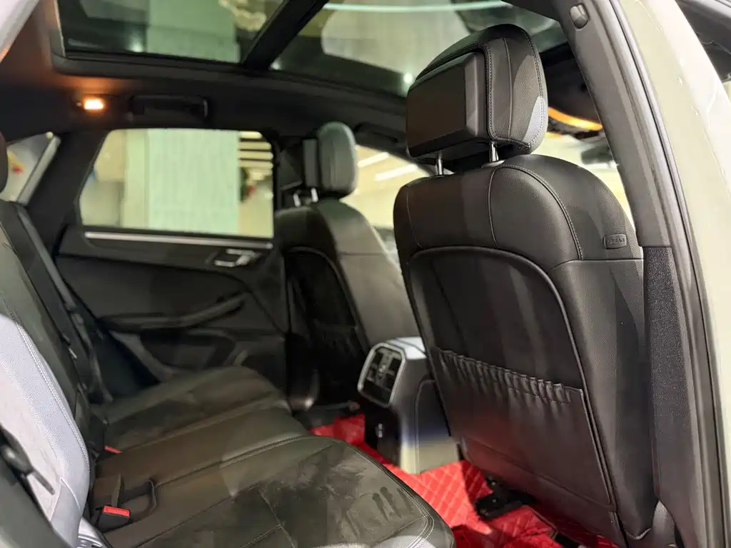 Porsche Macan 2020 — фото 12