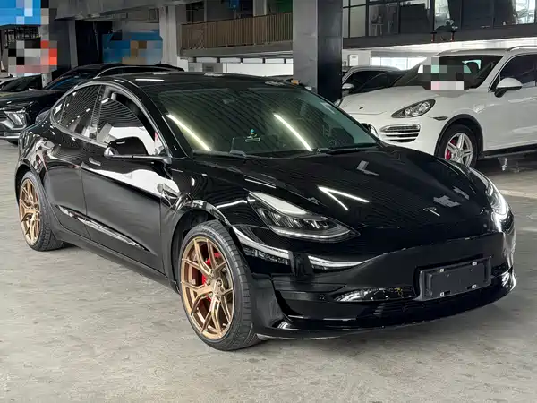 Tesla Model 3 2020