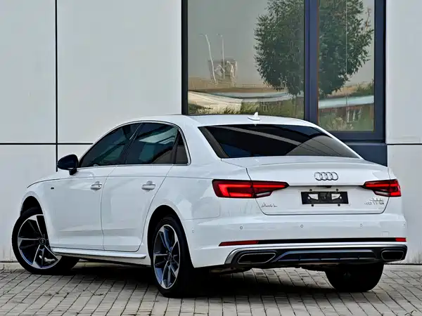 Audi A4L 2020