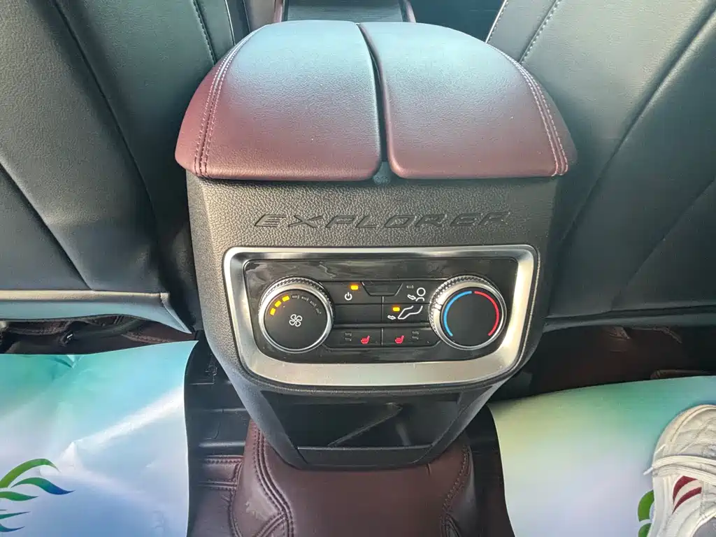 Ford Explorer 2023 — фото 14