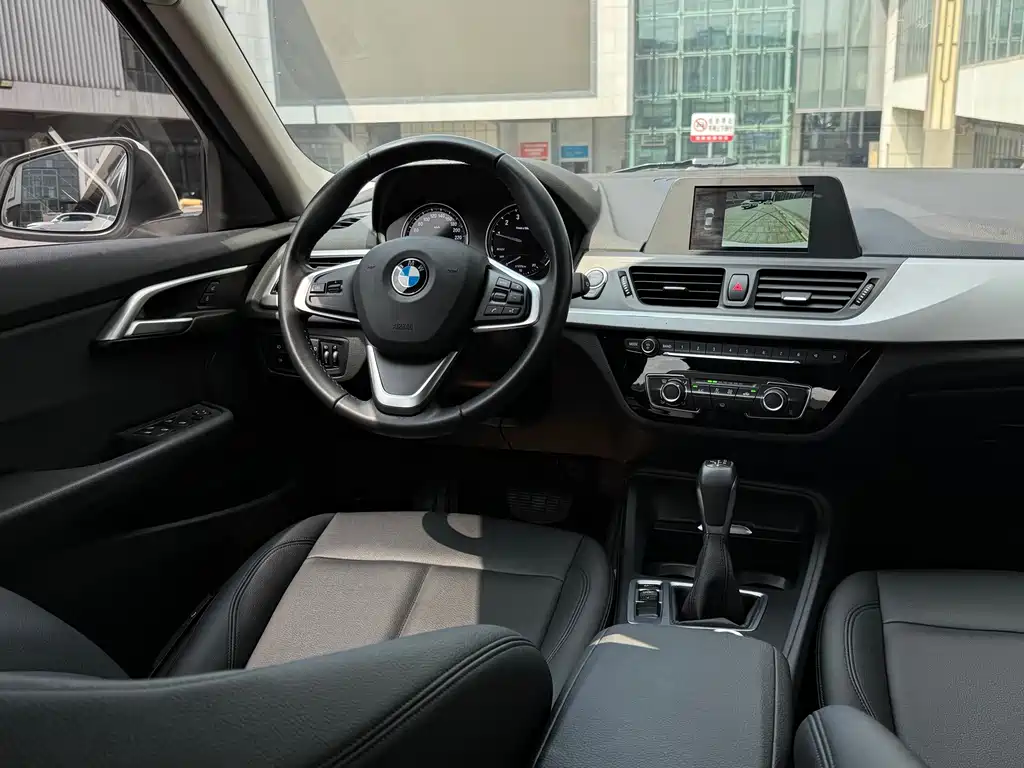 BMW 1 Series 2018 — фото 18
