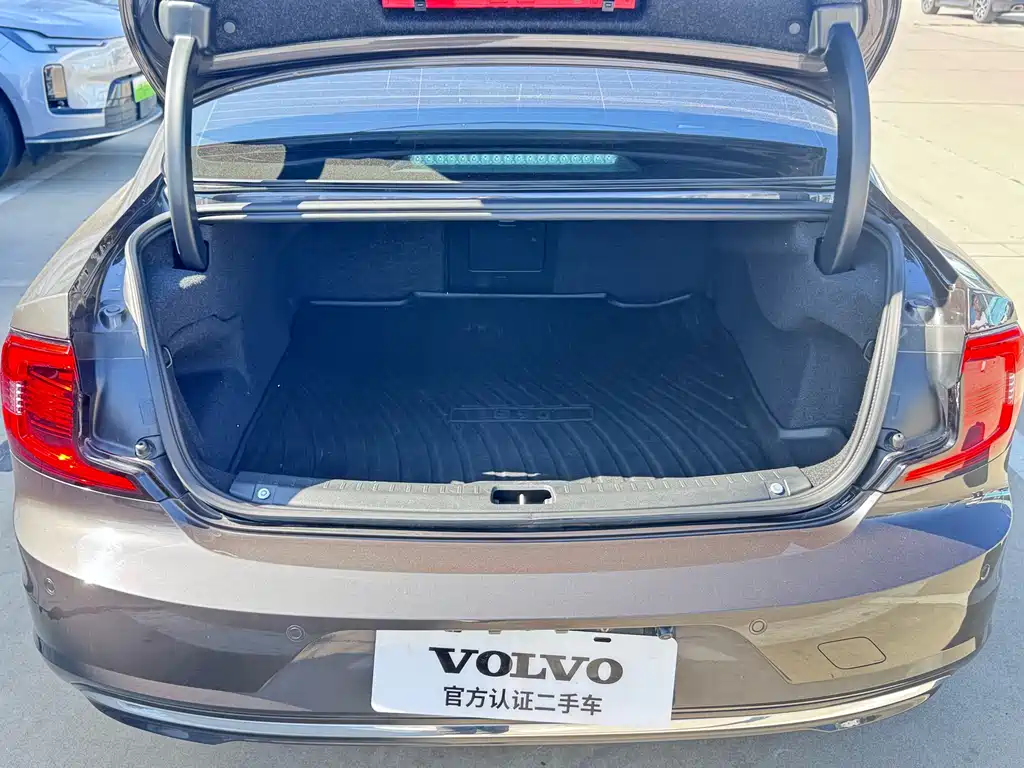 Volvo S90 2022 — фото 15