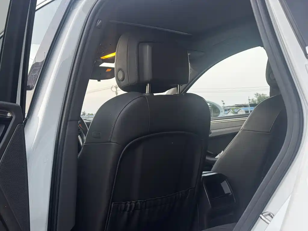 Porsche Macan 2015 — фото 12