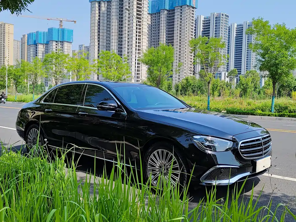 Mercedes-Benz E-Class 2023 — фото 17