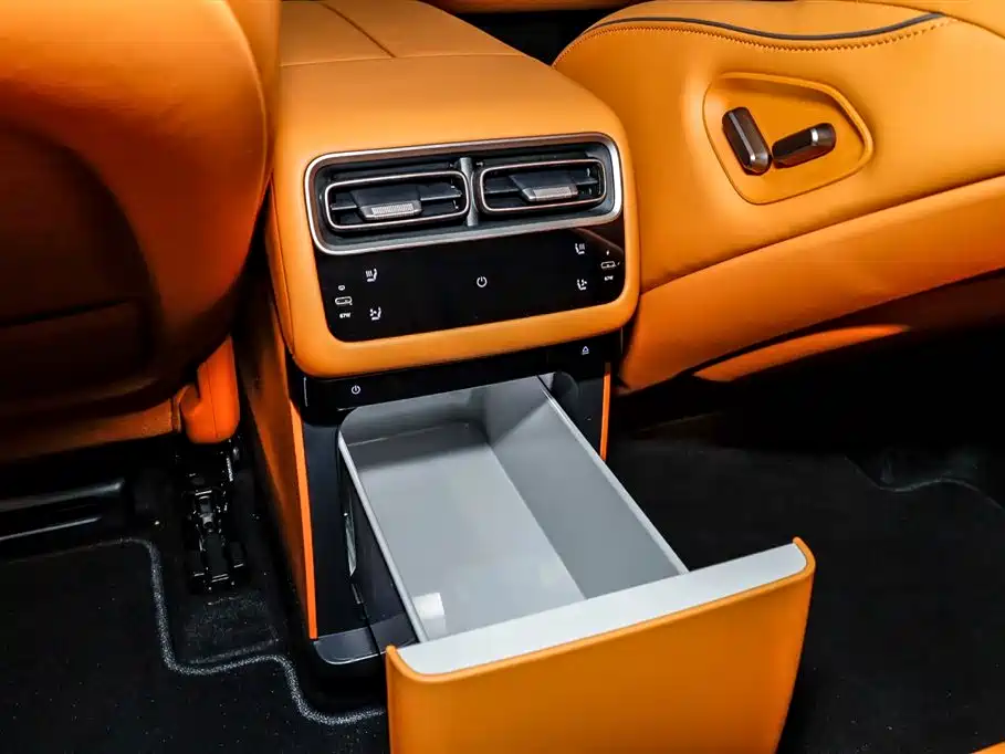 Li Auto i6 2025 — фото 10