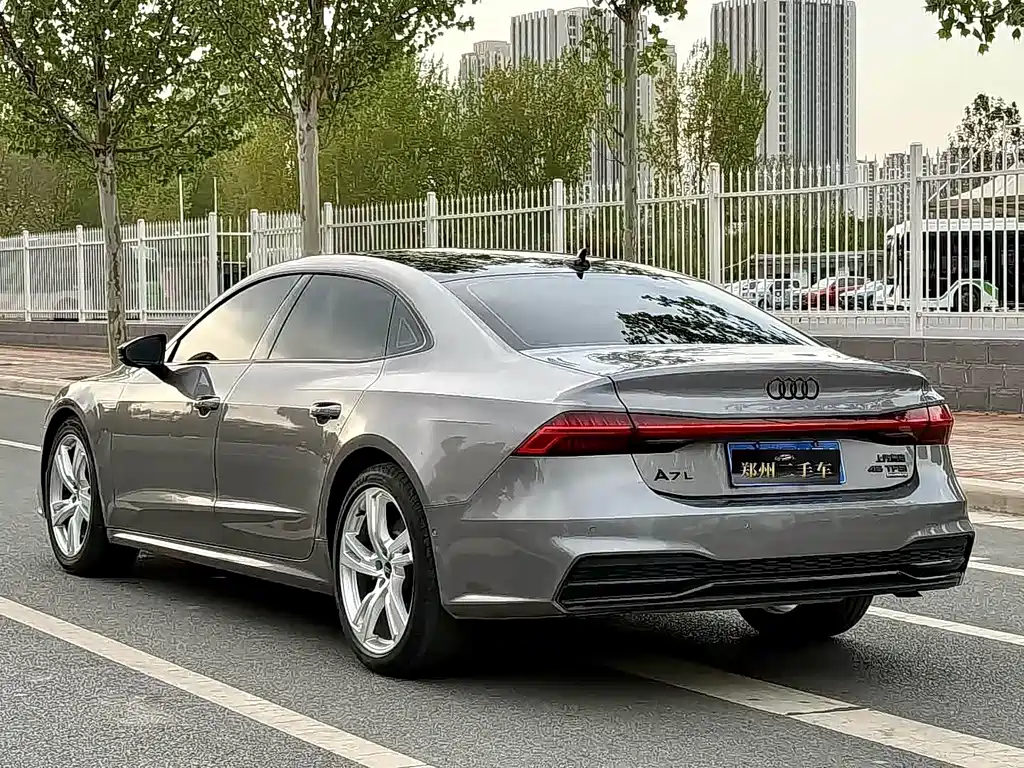 Audi A7L 2023 — фото 18