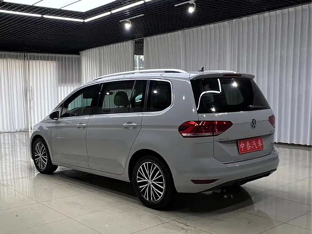 Volkswagen Touran 2016 — фото 4