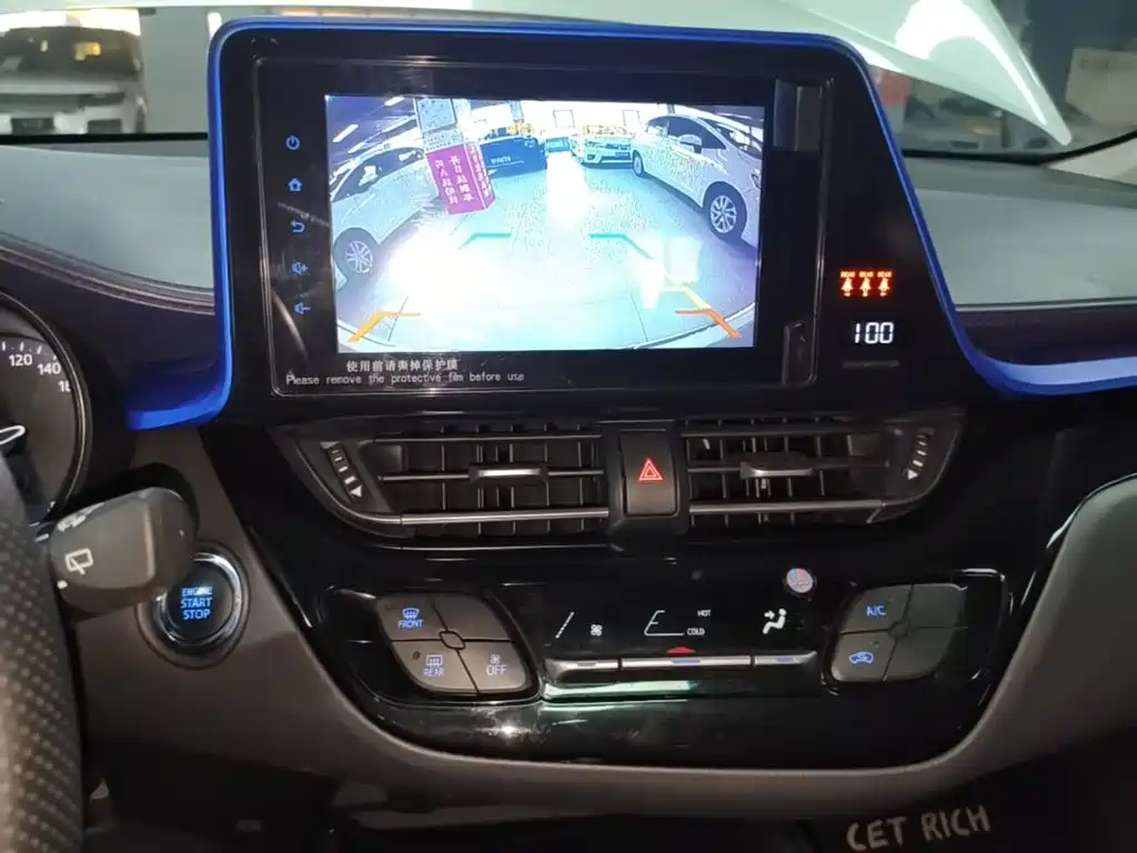 Toyota C-HR 2021 — фото 13