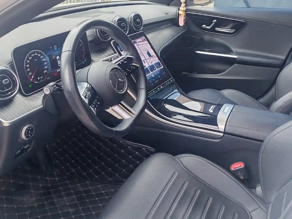 Mercedes-Benz C-Class 2024 — фото 12