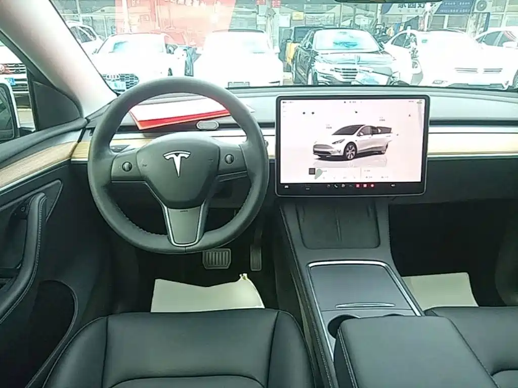 Tesla Model Y 2022 — фото 11