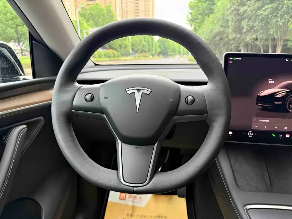 Tesla Model Y 2022 — фото 14