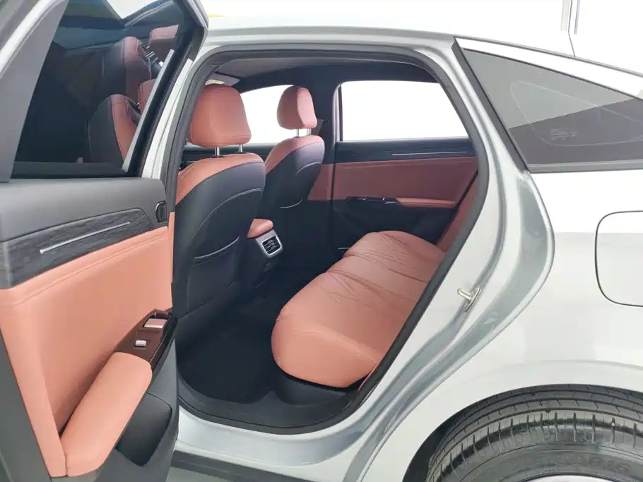 Geely Galaxy L6 2025 — фото 11