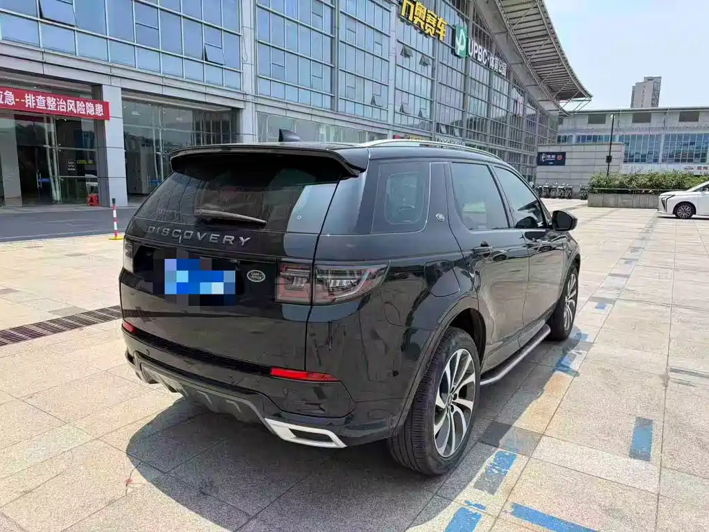 Land Rover Discovery Sport 2023 — фото 6
