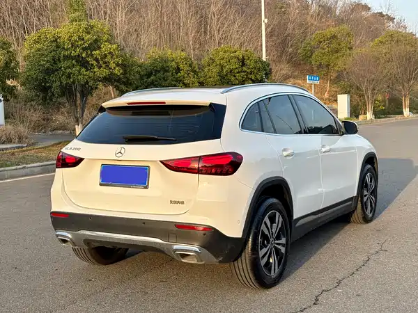 Mercedes-Benz GLA 2024