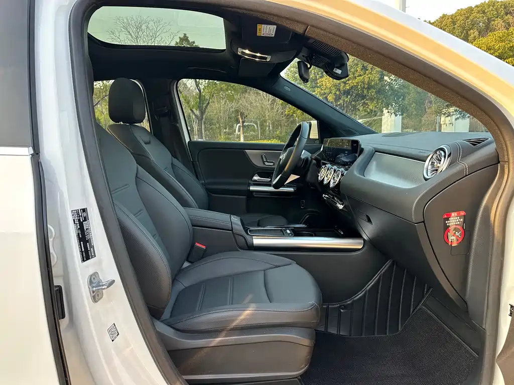 Mercedes-Benz GLA 2024 — фото 12