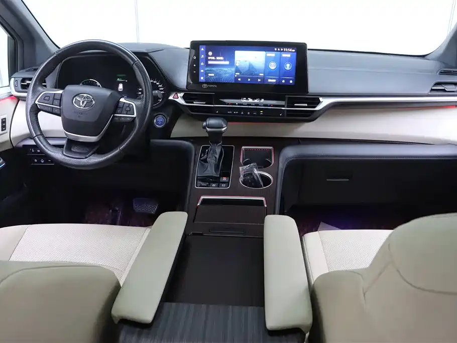 Toyota Granvia 2023 — фото 26