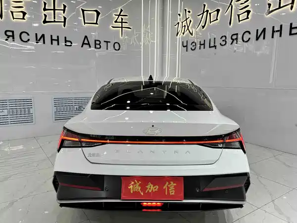 Hyundai Elantra 2024