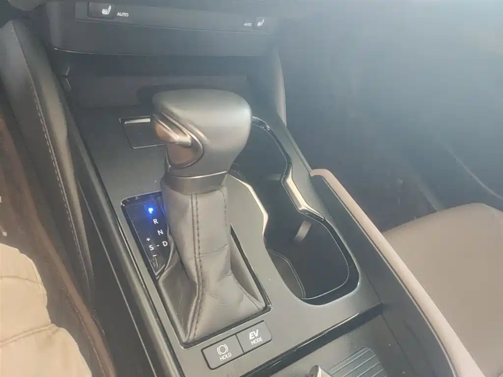 Lexus ES 2023 — фото 14