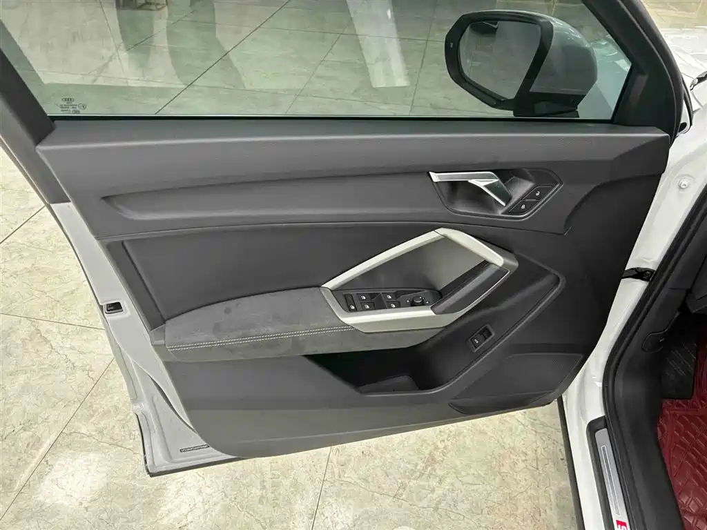Audi Q3 2022 — фото 10