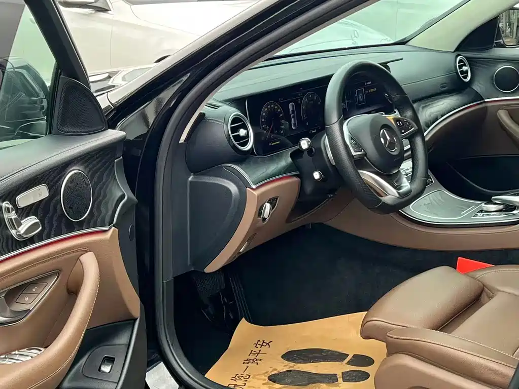 Mercedes-Benz E-Class 2018 — фото 26