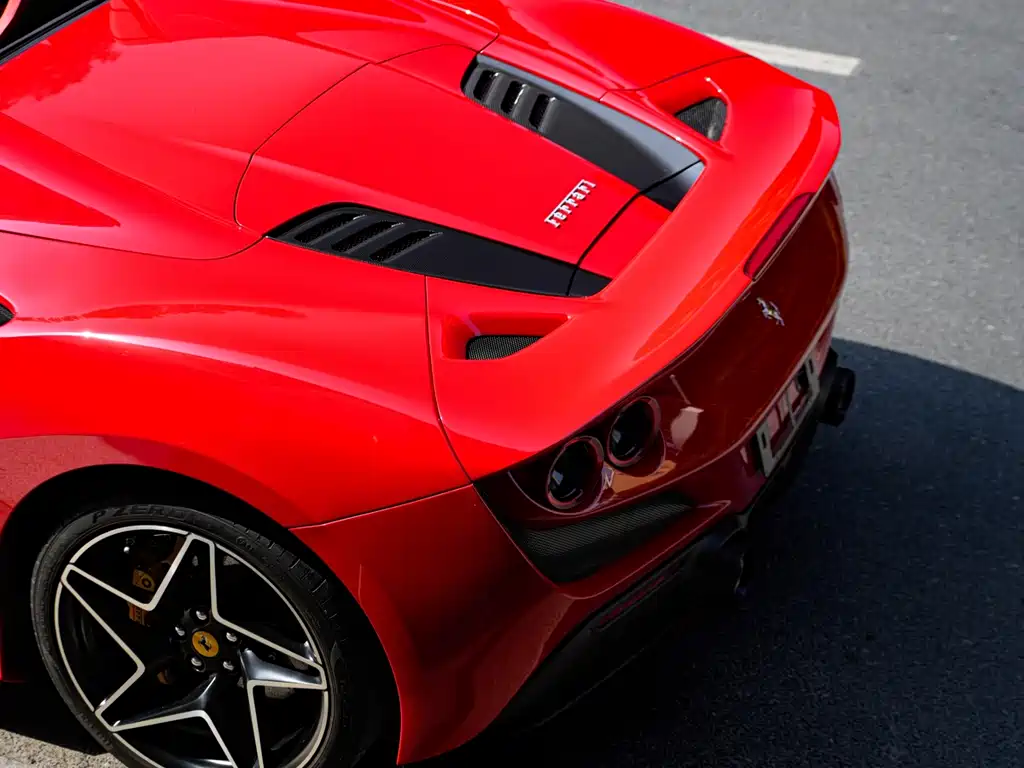 Ferrari F8 2021 — фото 8