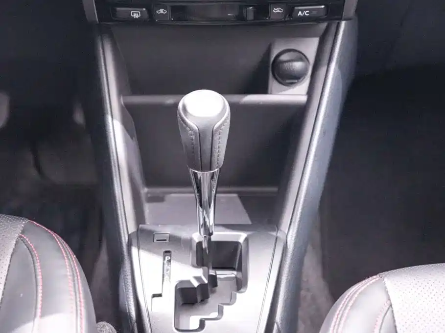 Toyota Yaris L 2023 — фото 15