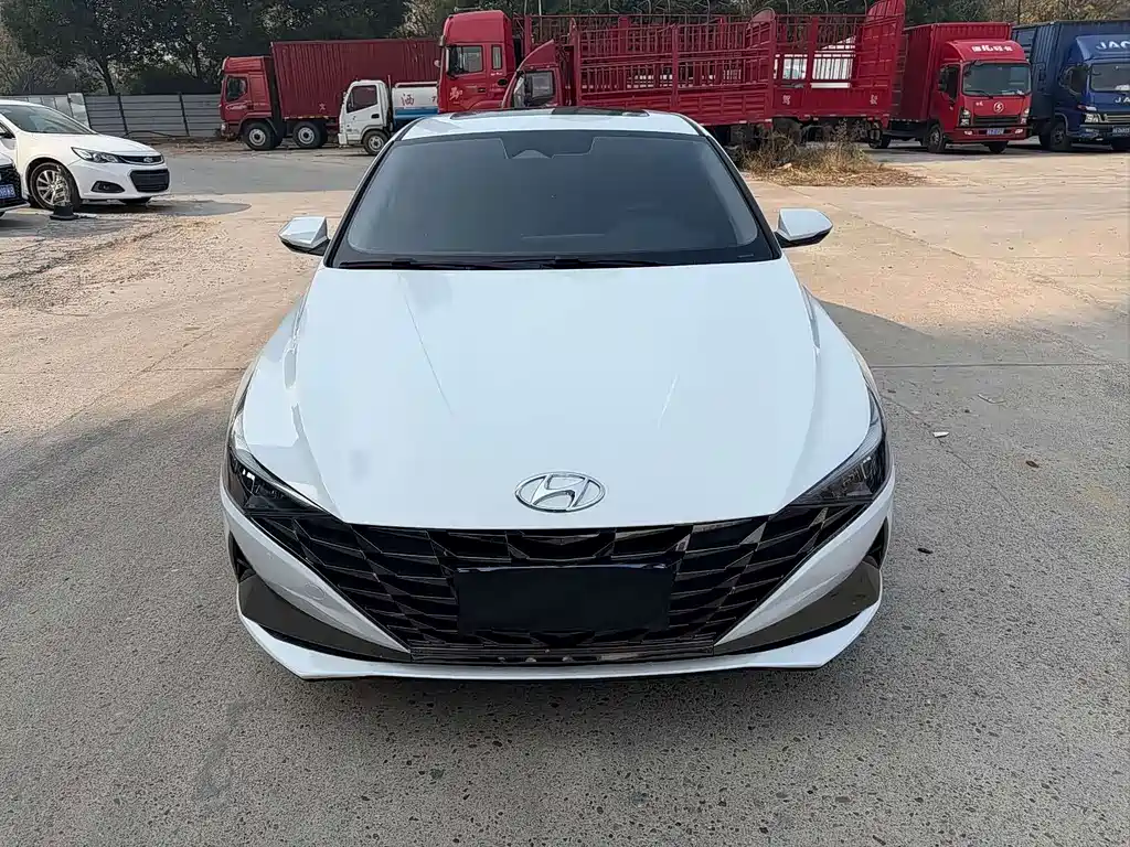 Hyundai Elantra 2023