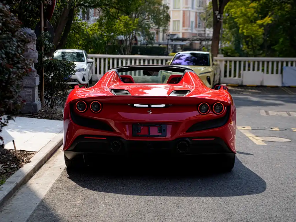 Ferrari F8 2021 — фото 6