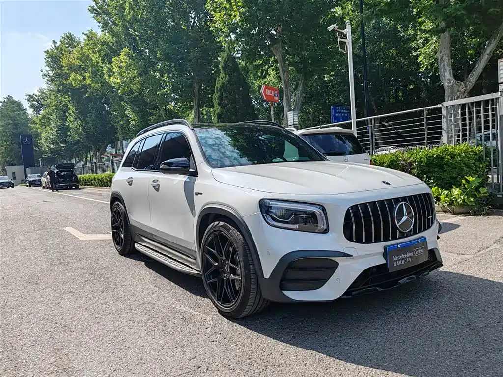 Mercedes-Benz GLB AMG 2022 — фото 3