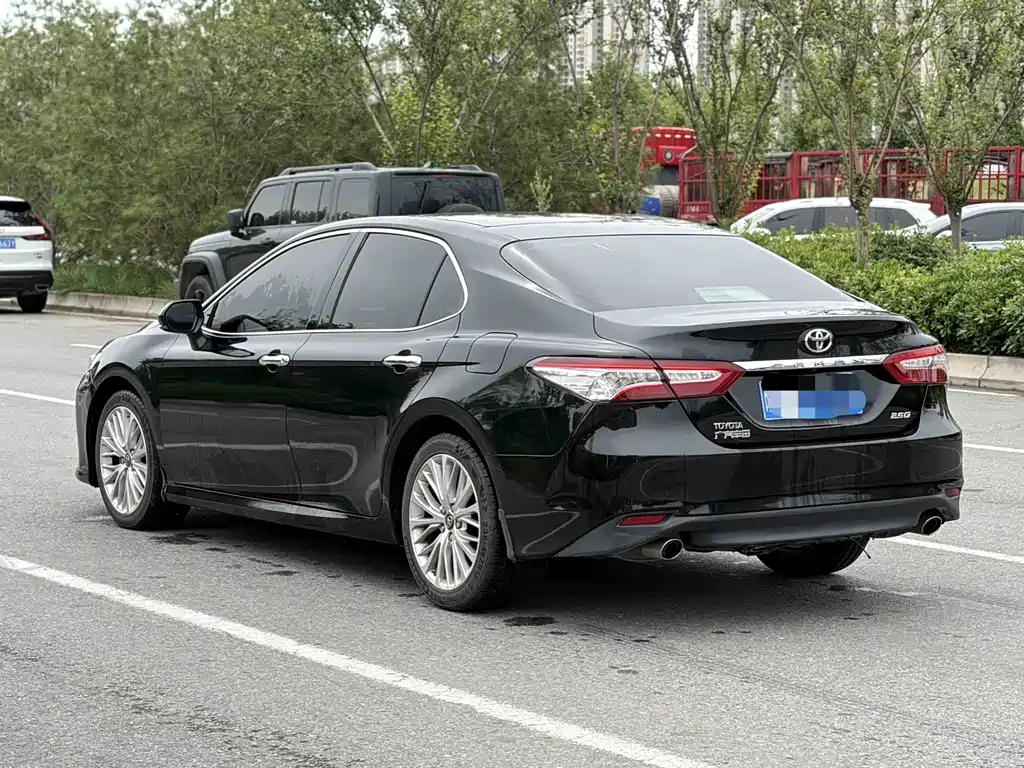 Toyota Camry 2018 — фото 4