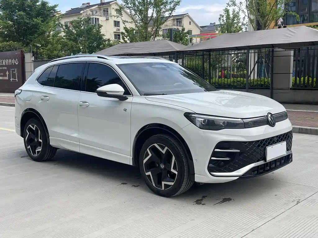 Volkswagen Tiguan L 2024 — фото 3