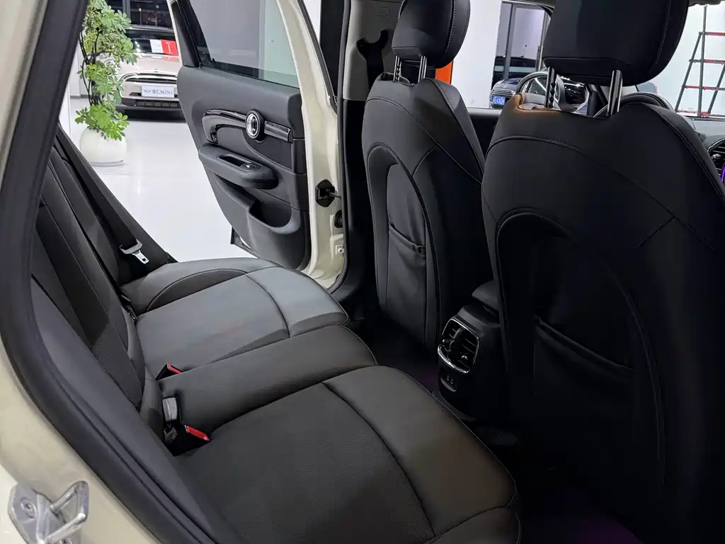 MINI Clubman 2020 — фото 17