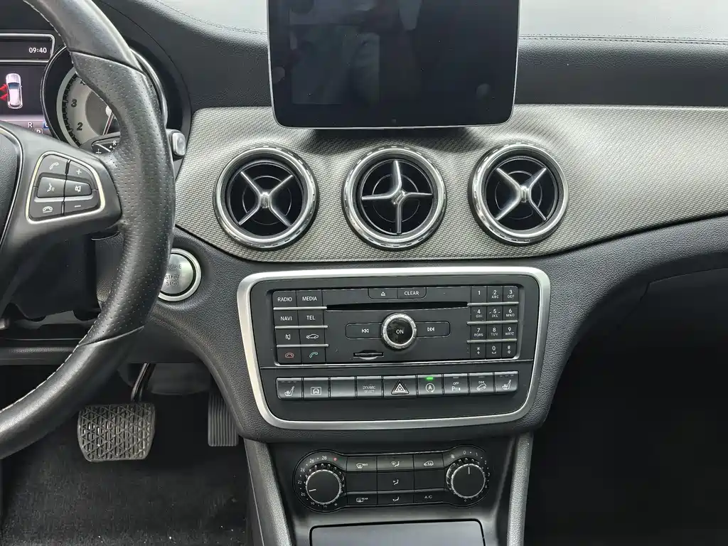 Mercedes-Benz GLA 2017 — фото 12