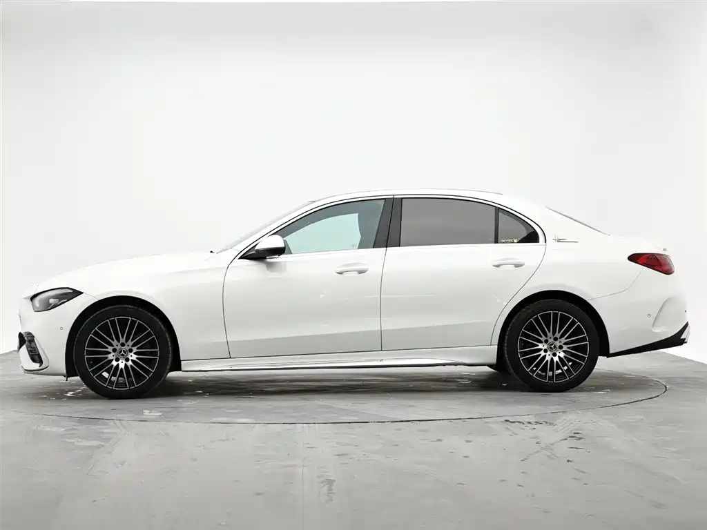 Mercedes-Benz C-Class 2024