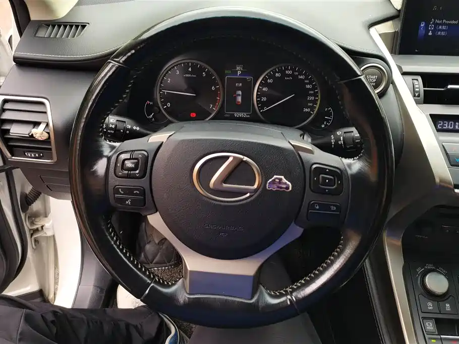 Lexus NX 2016 — фото 15