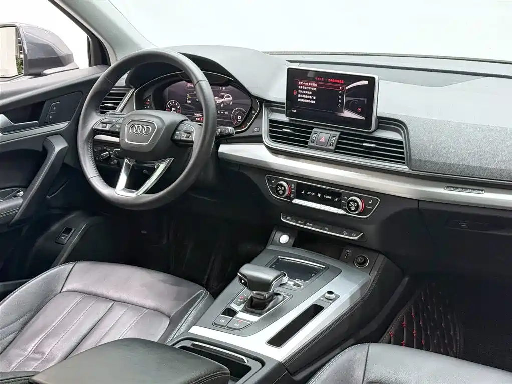Audi Q5L 2020 — фото 13
