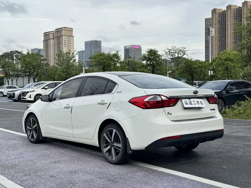 Kia K3 2018 — фото 12