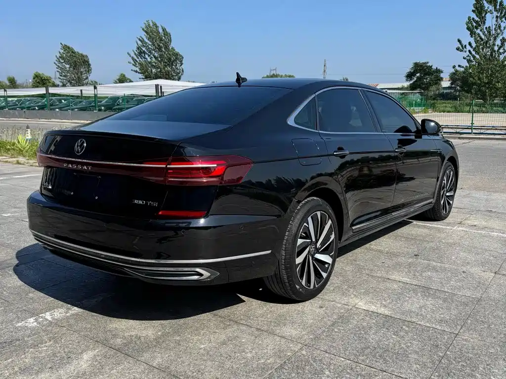 Volkswagen Passat 2023