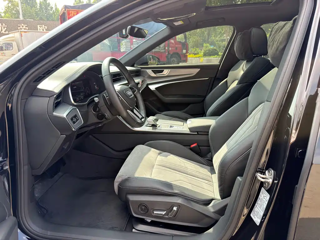 Audi A6L 2022