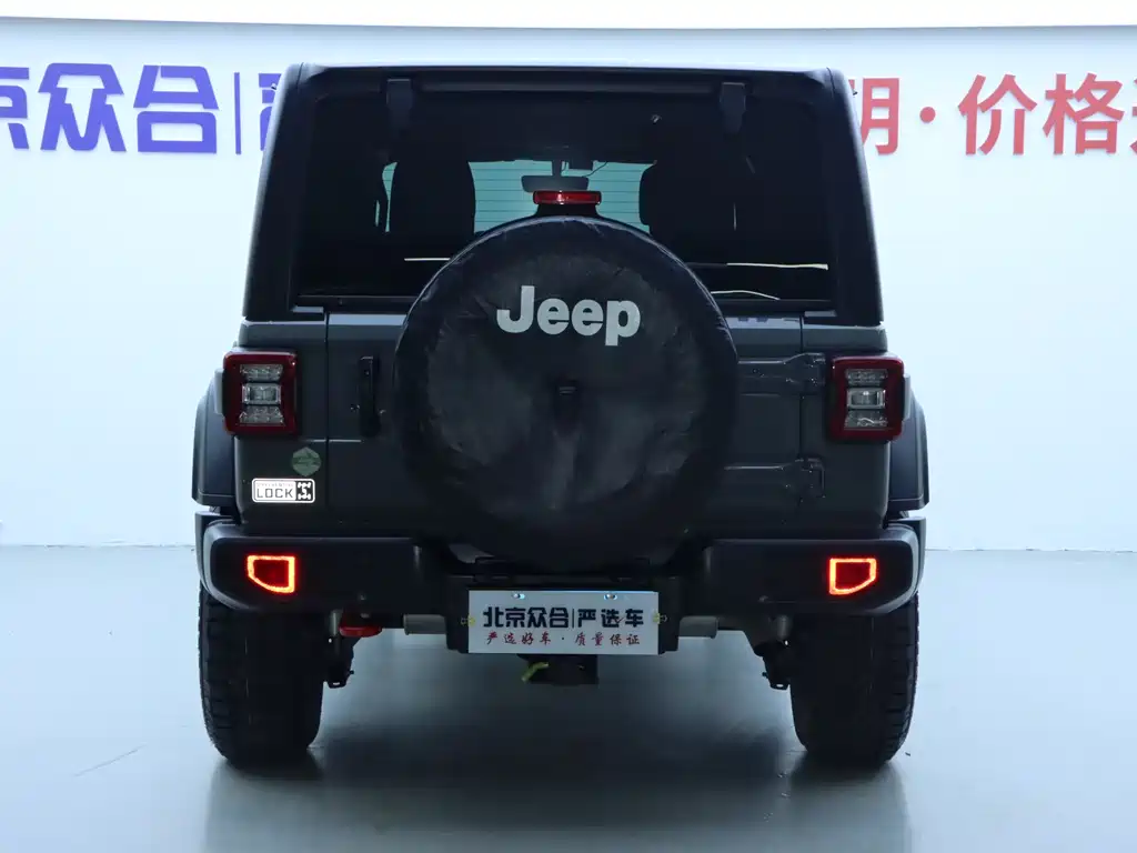 Jeep Wrangler 2023 — фото 24