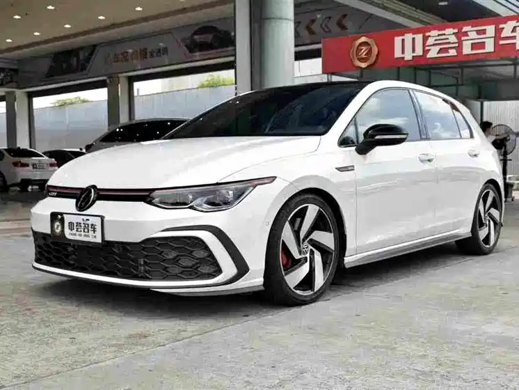 Volkswagen Golf GTI 2022 — фото 1