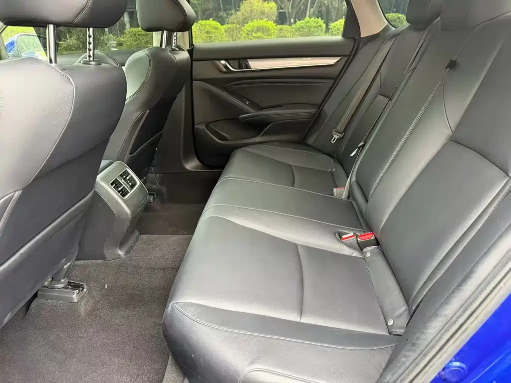Honda Accord 2019 — фото 10