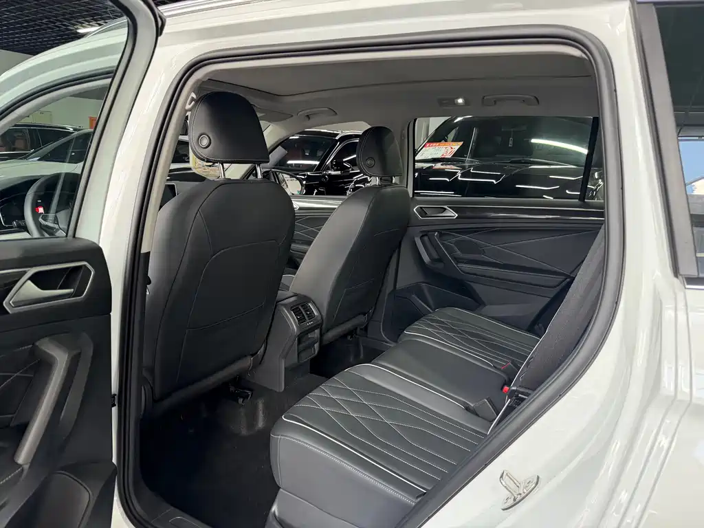 Volkswagen Tiguan L 2025