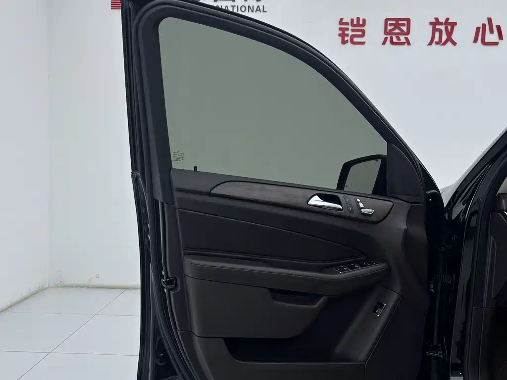 Mercedes-Benz GLE 2017 — фото 15