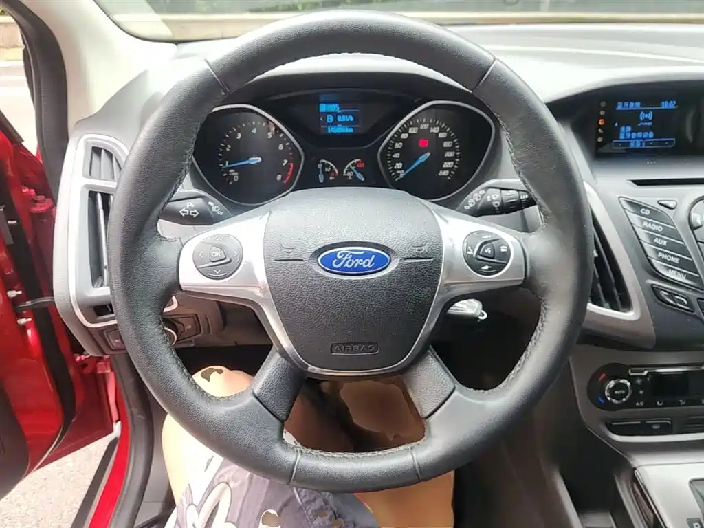 Ford Focus 2015 — фото 11