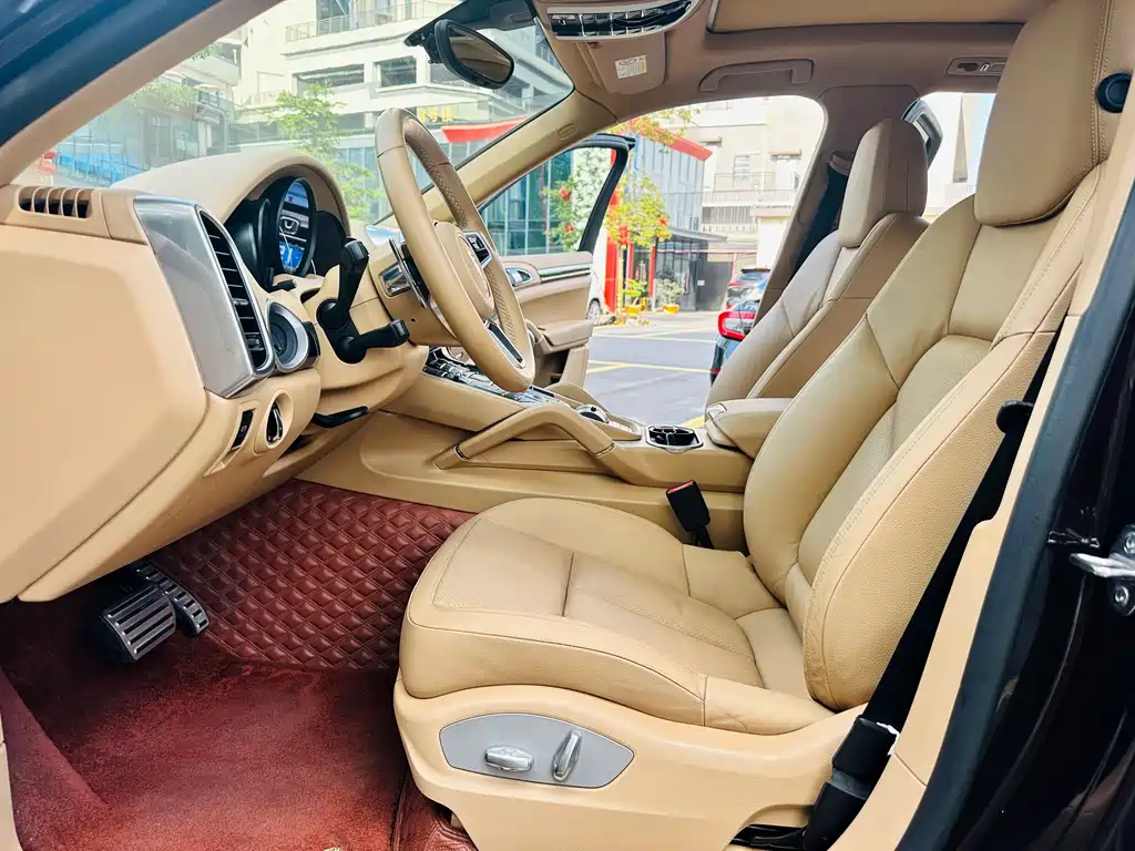 Porsche Cayenne 2017 — фото 15
